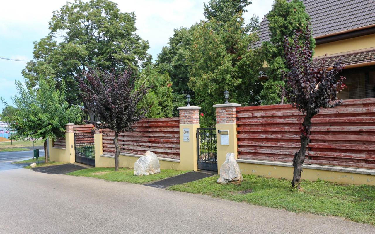 Emi Vendégház Balatonszárszó Exterior foto